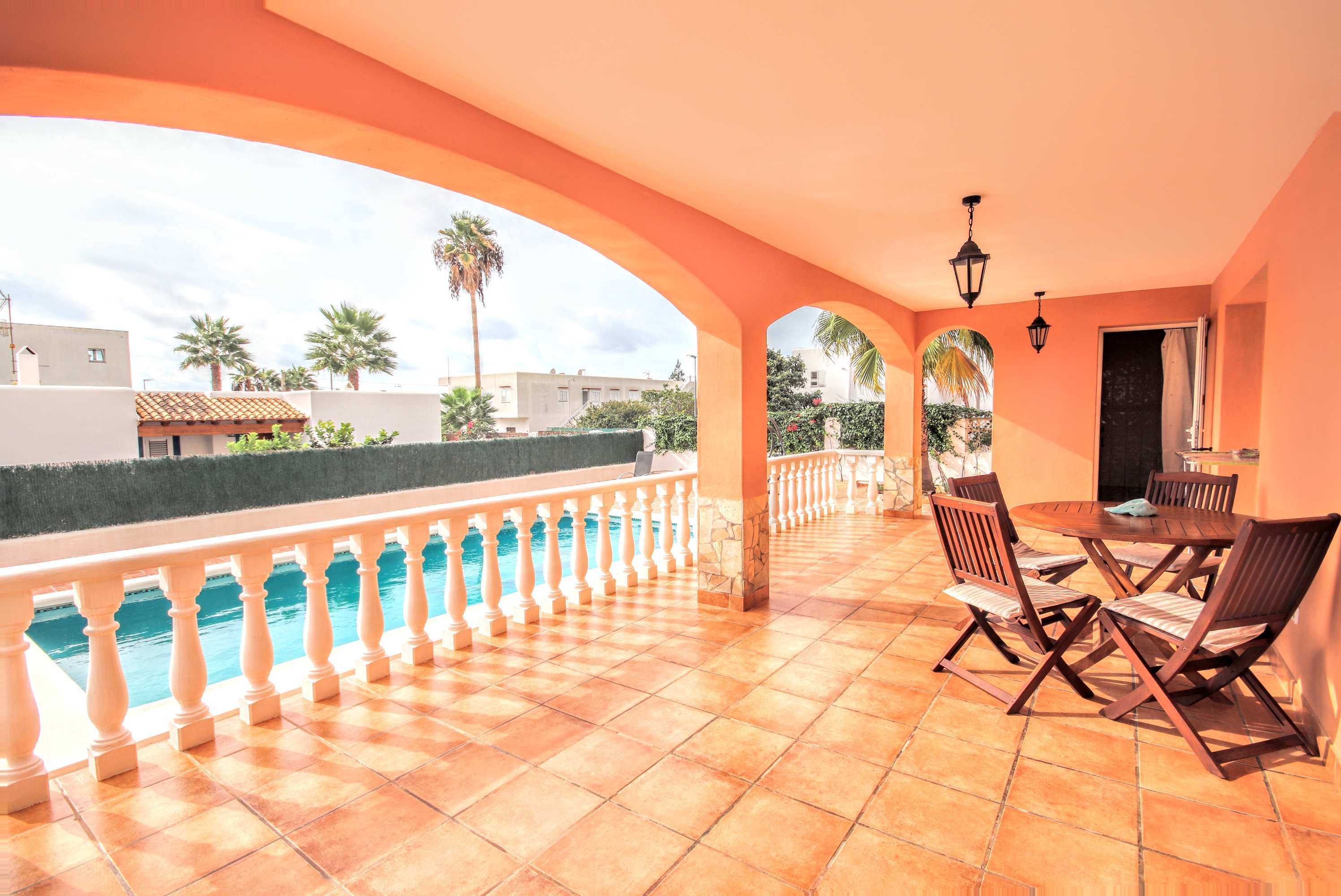 Belle maison avec piscine privée à 5 minutes d’Ibiza