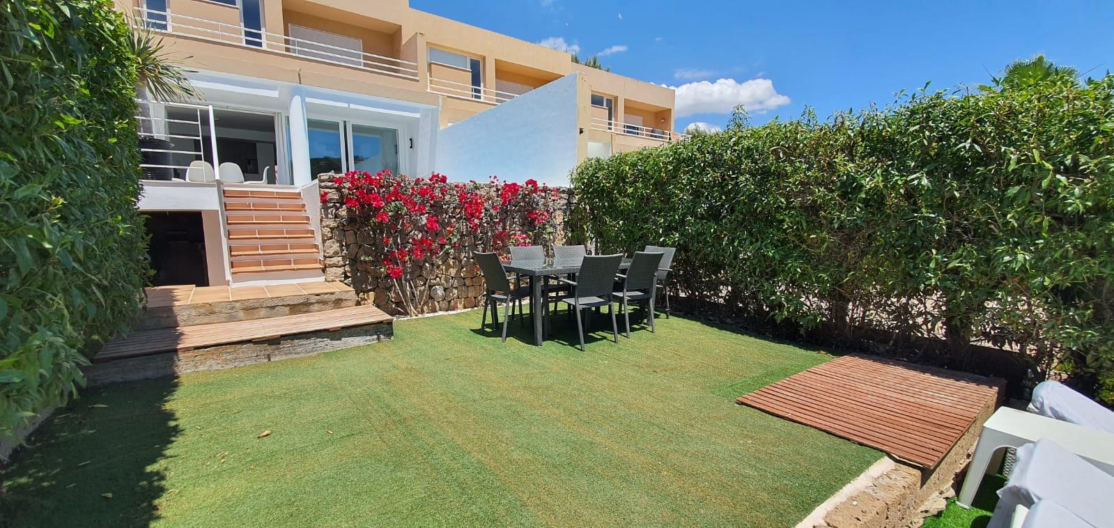 Beautiful townhouse with private pool close to the Golf