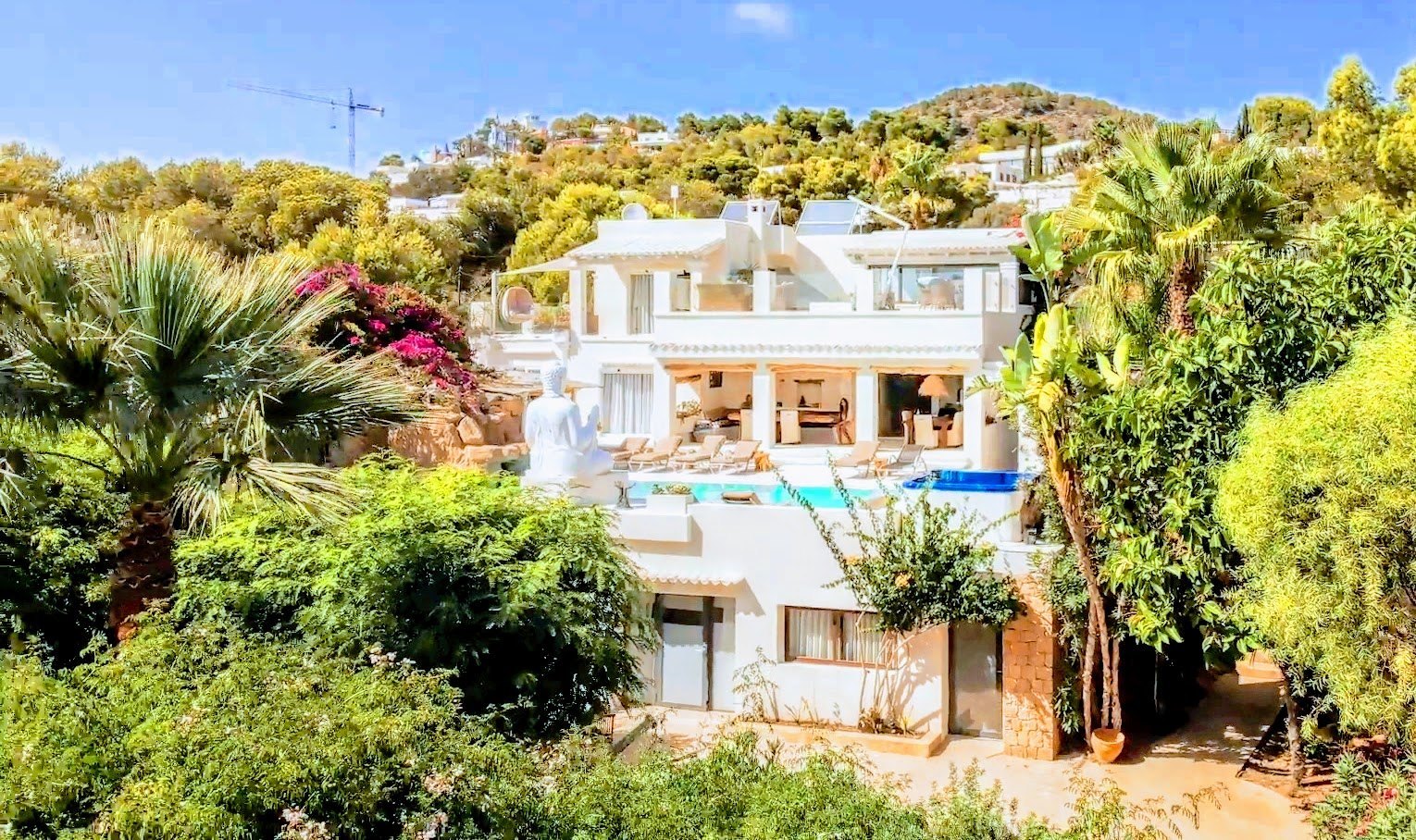 Luxury villa in Ibiza on the seafront